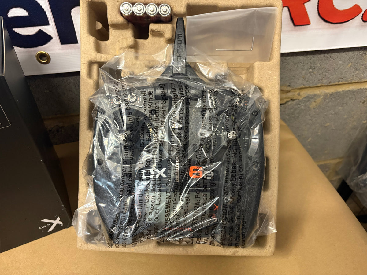Spektrum DX6e (Seconds) Brand New in box